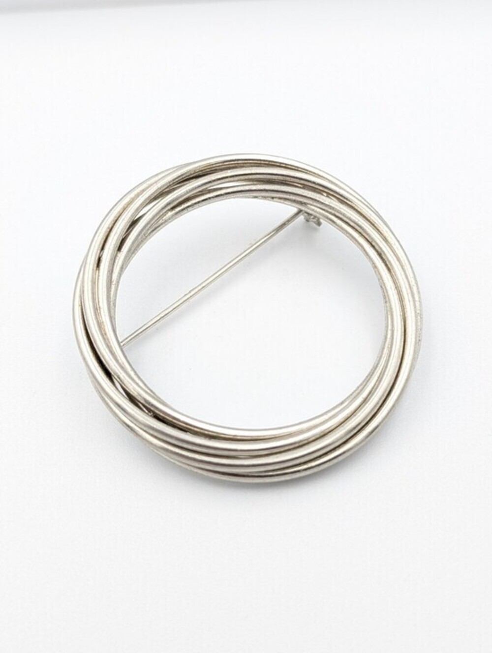 Vintage silver tone round brooch pin circle